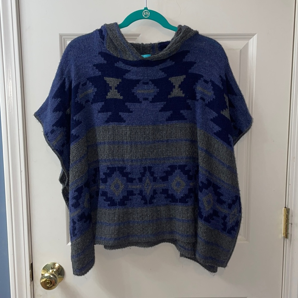 Francesca‘s Poncho